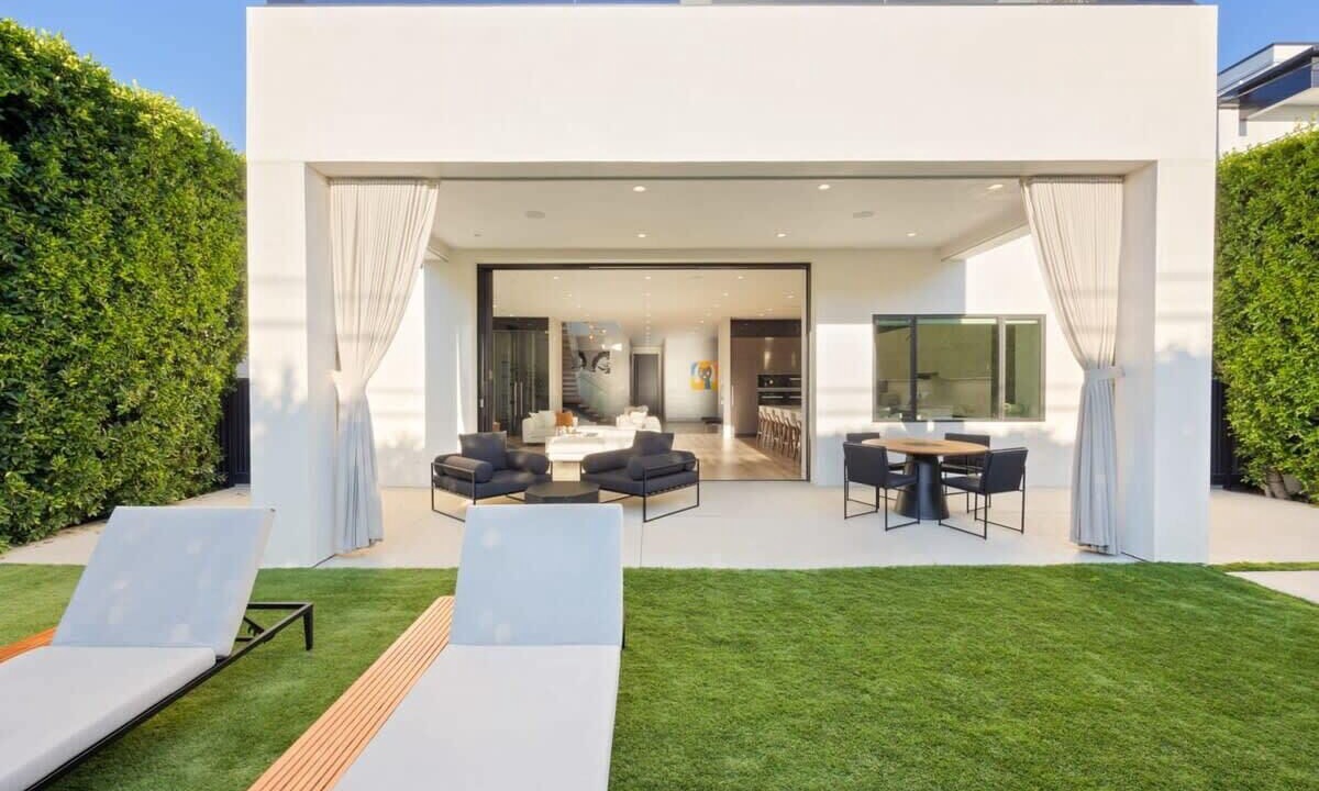 Photo of Outdoor in Fairfax District