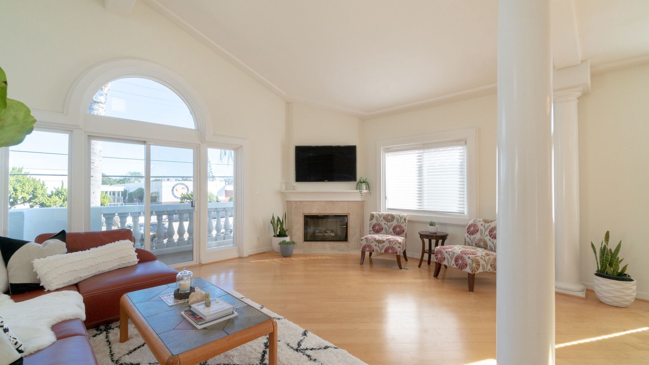 Photo of Livingroom in South Redondo