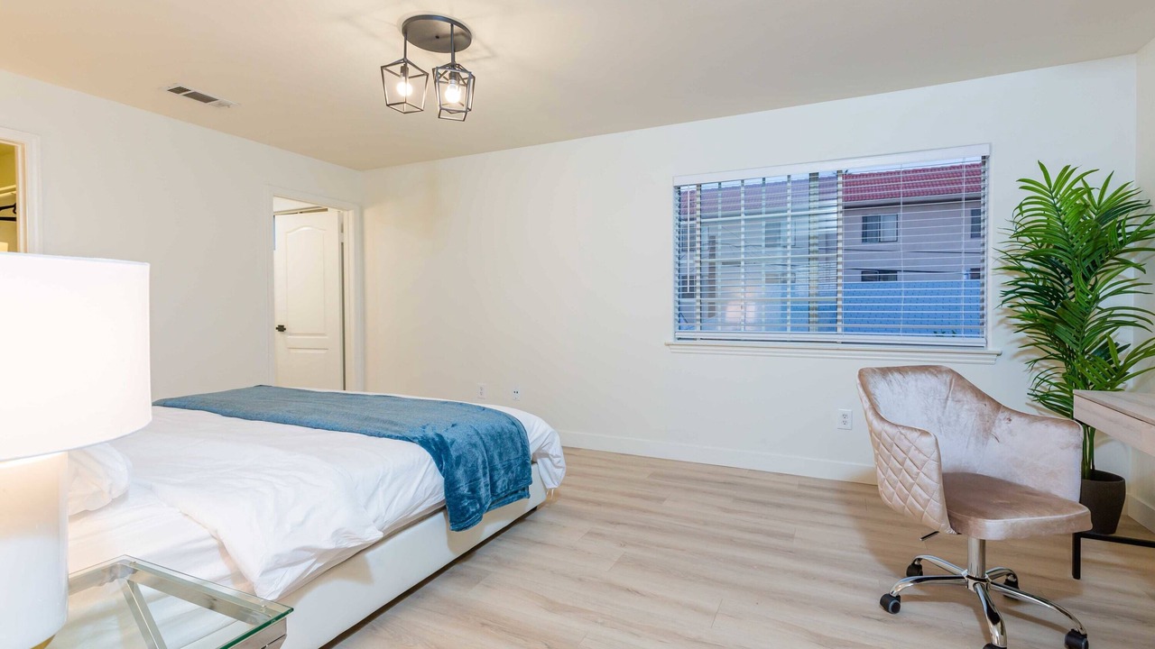 Photo of Bedroom in East Pasadena