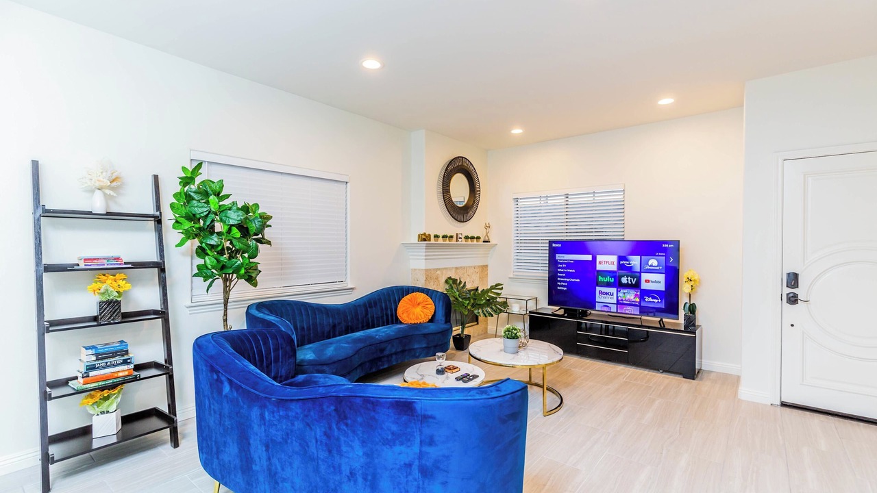 Photo of Livingroom in East Pasadena