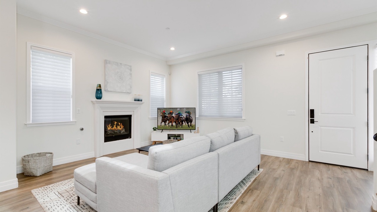 Photo of Livingroom in Lamanda Park