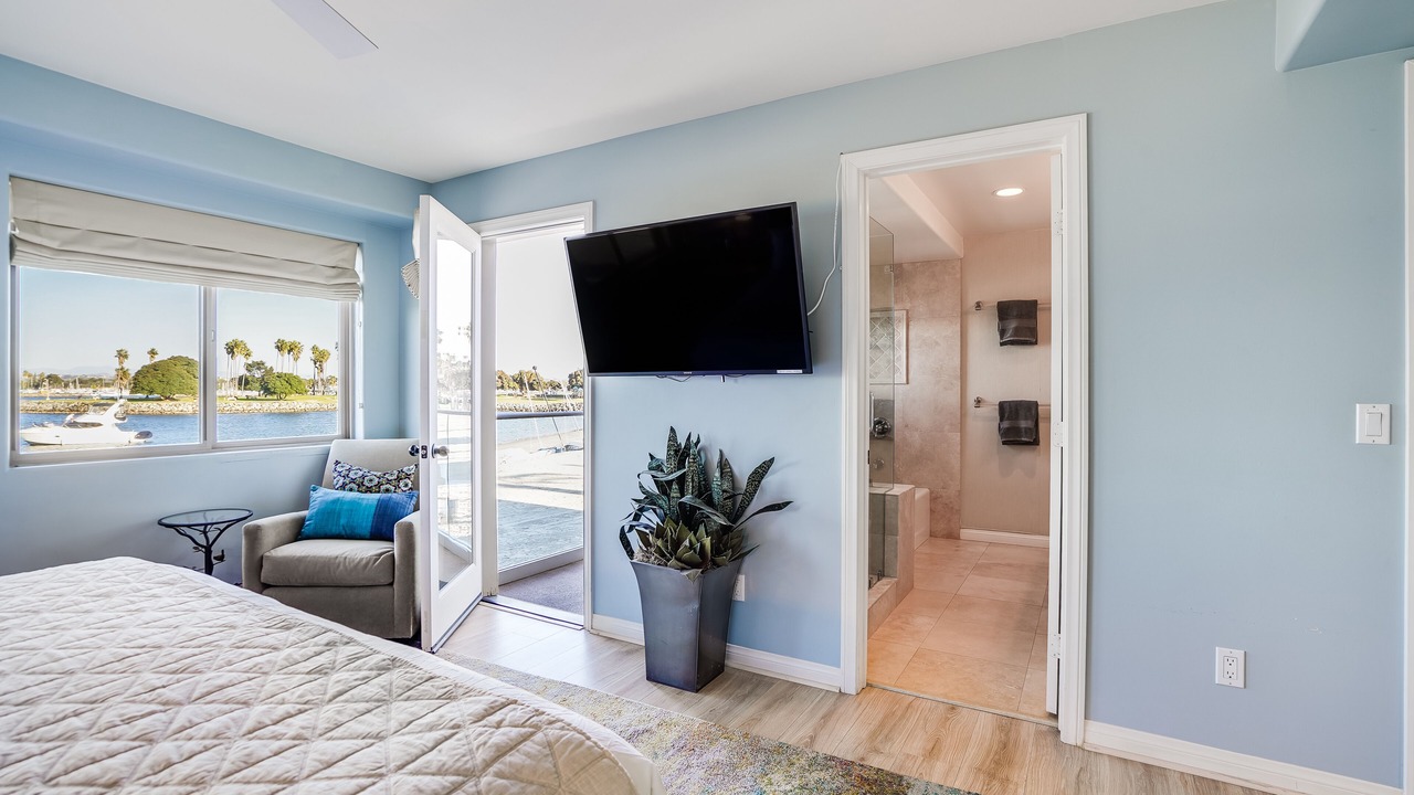 Photo of Bathroom in South Mission Beach