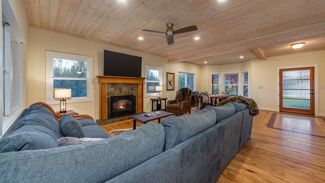 Photo of Livingroom in Forest Meadows