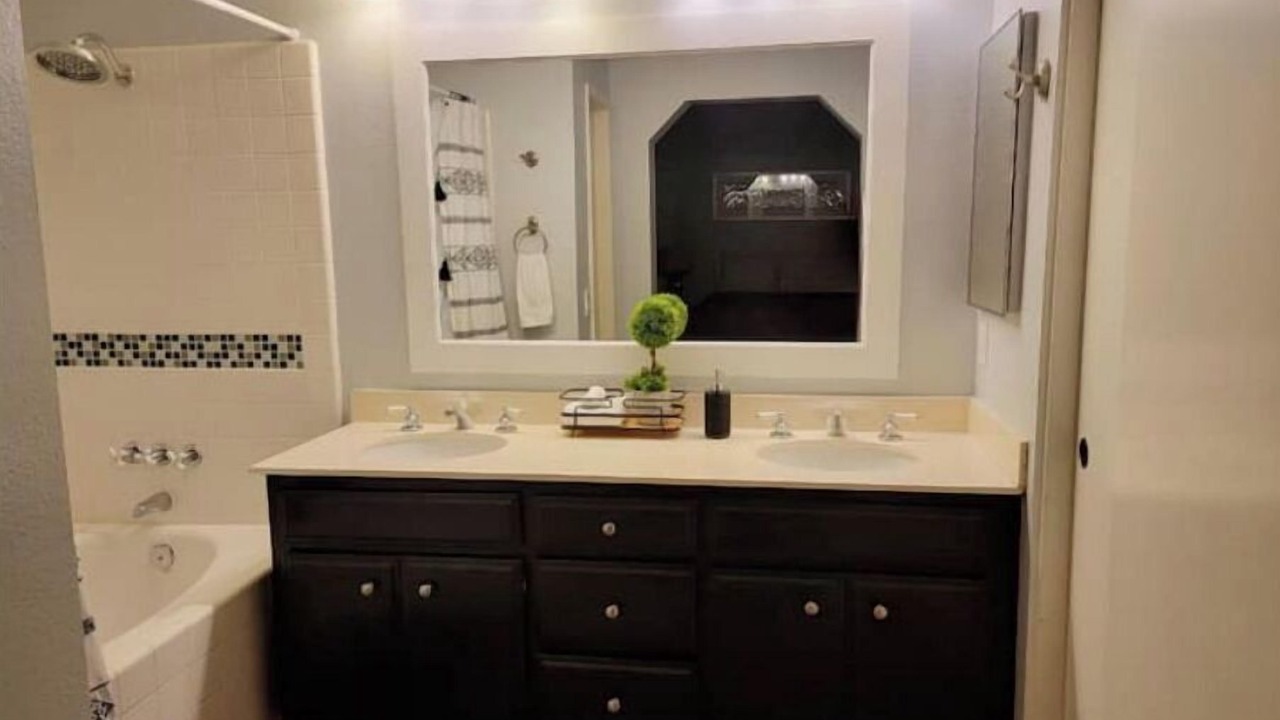 Photo of Bathroom in Corona