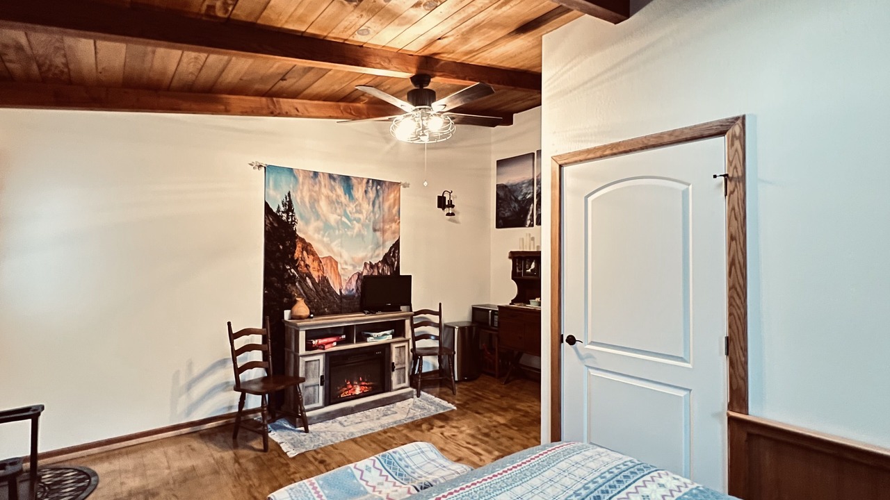 Photo of Bedroom in Groveland