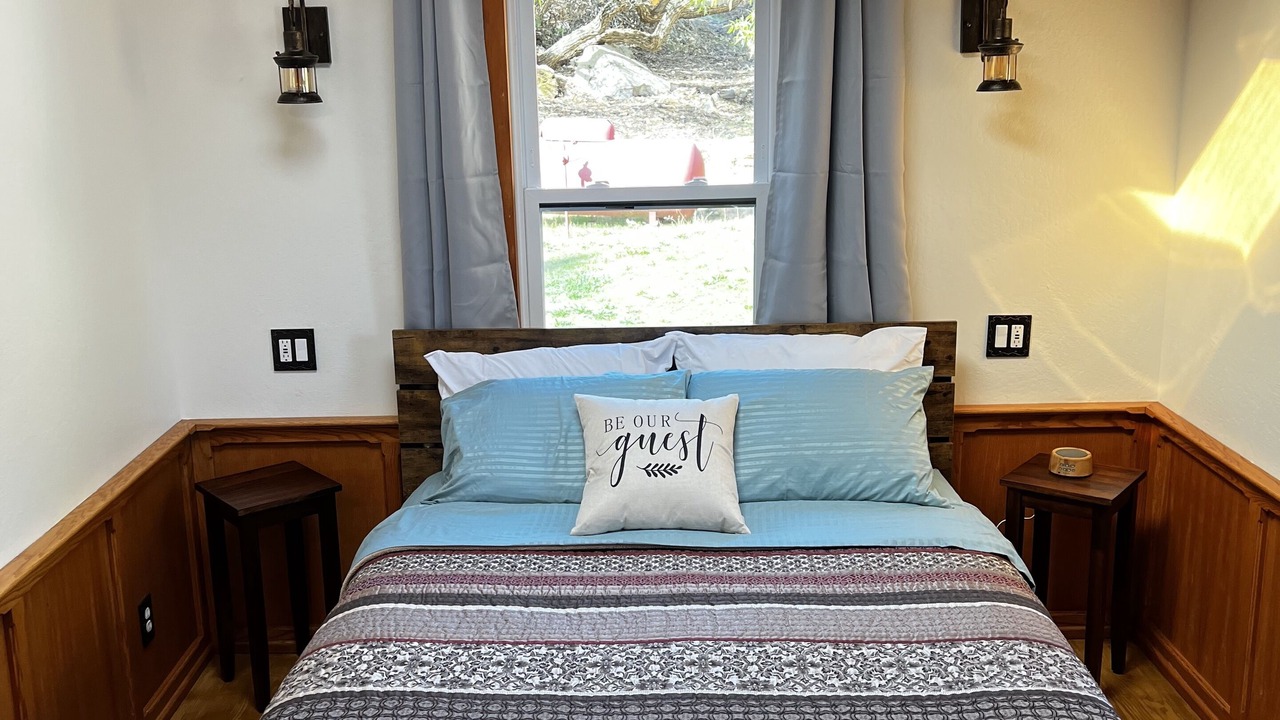 Photo of Bedroom in Groveland