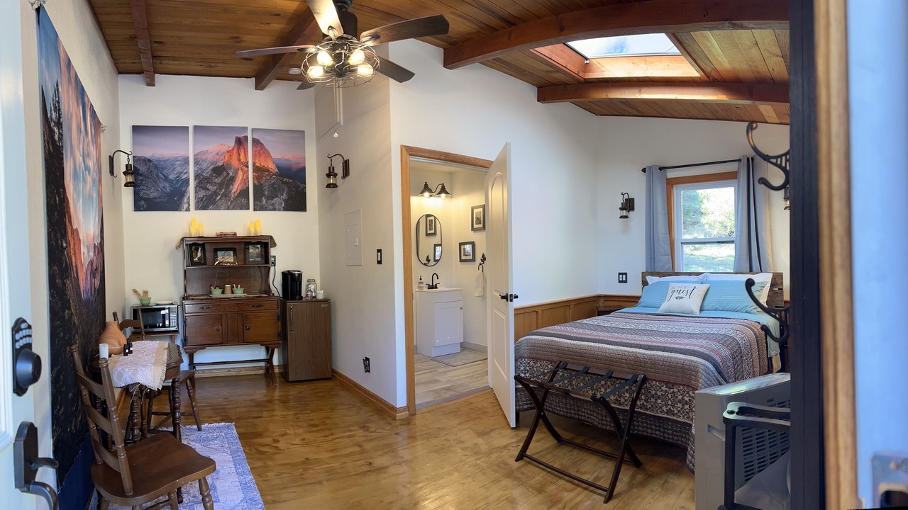 Photo of Bedroom in Groveland