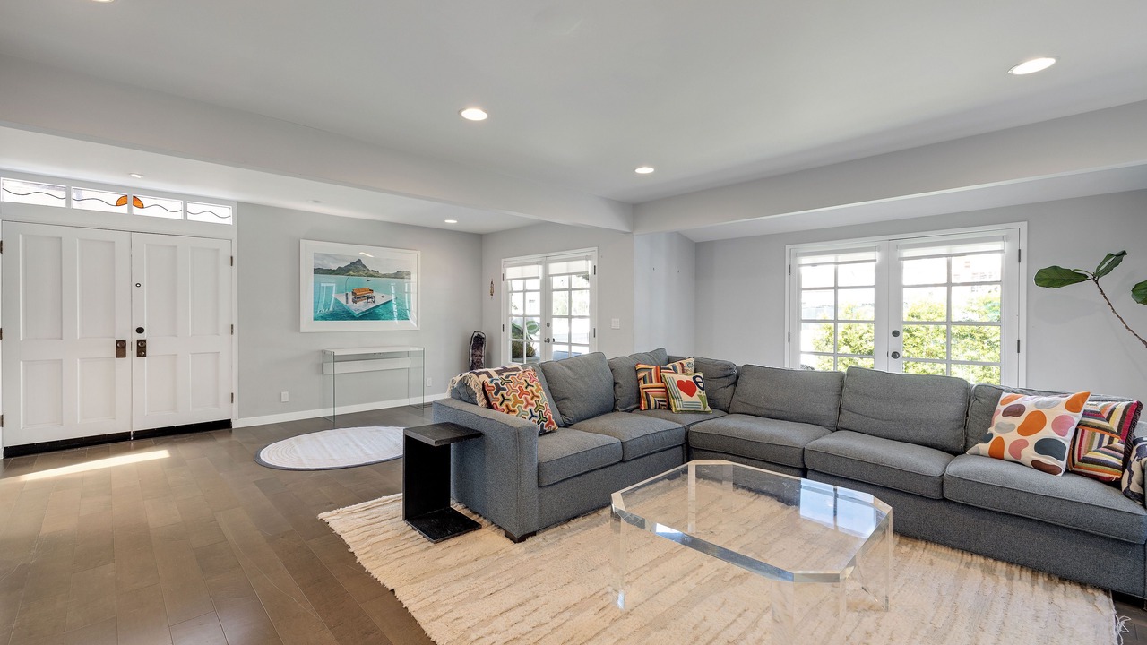 Photo of Livingroom in Hill Section