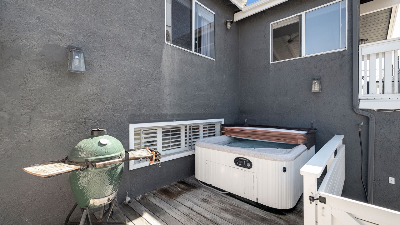 Photo of Patio Balcony in Hill Section