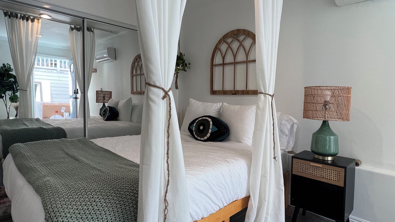 Photo of Bedroom in Mid-Wilshire
