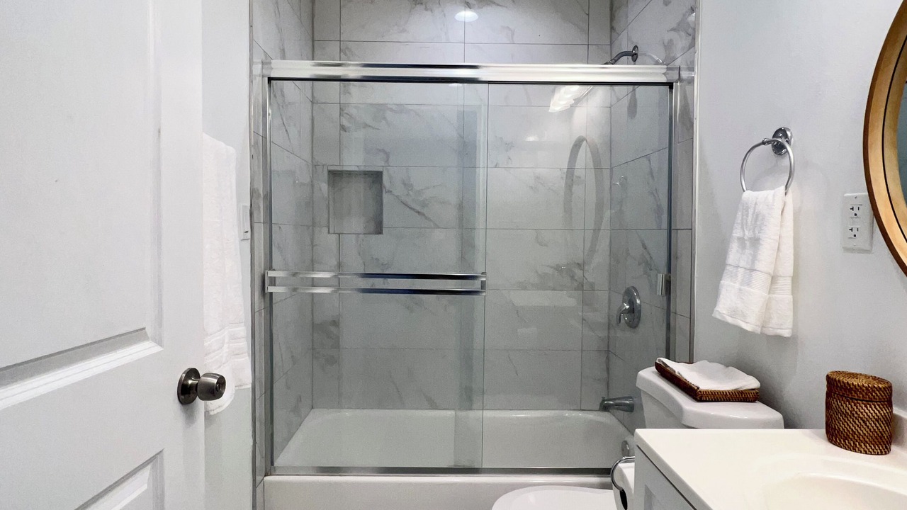 Photo of Bathroom in Mid-Wilshire