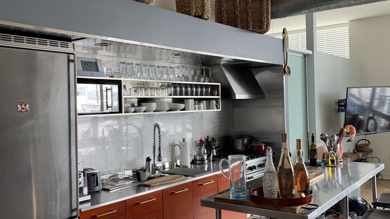 Photo of Kitchen in North of Wilshire