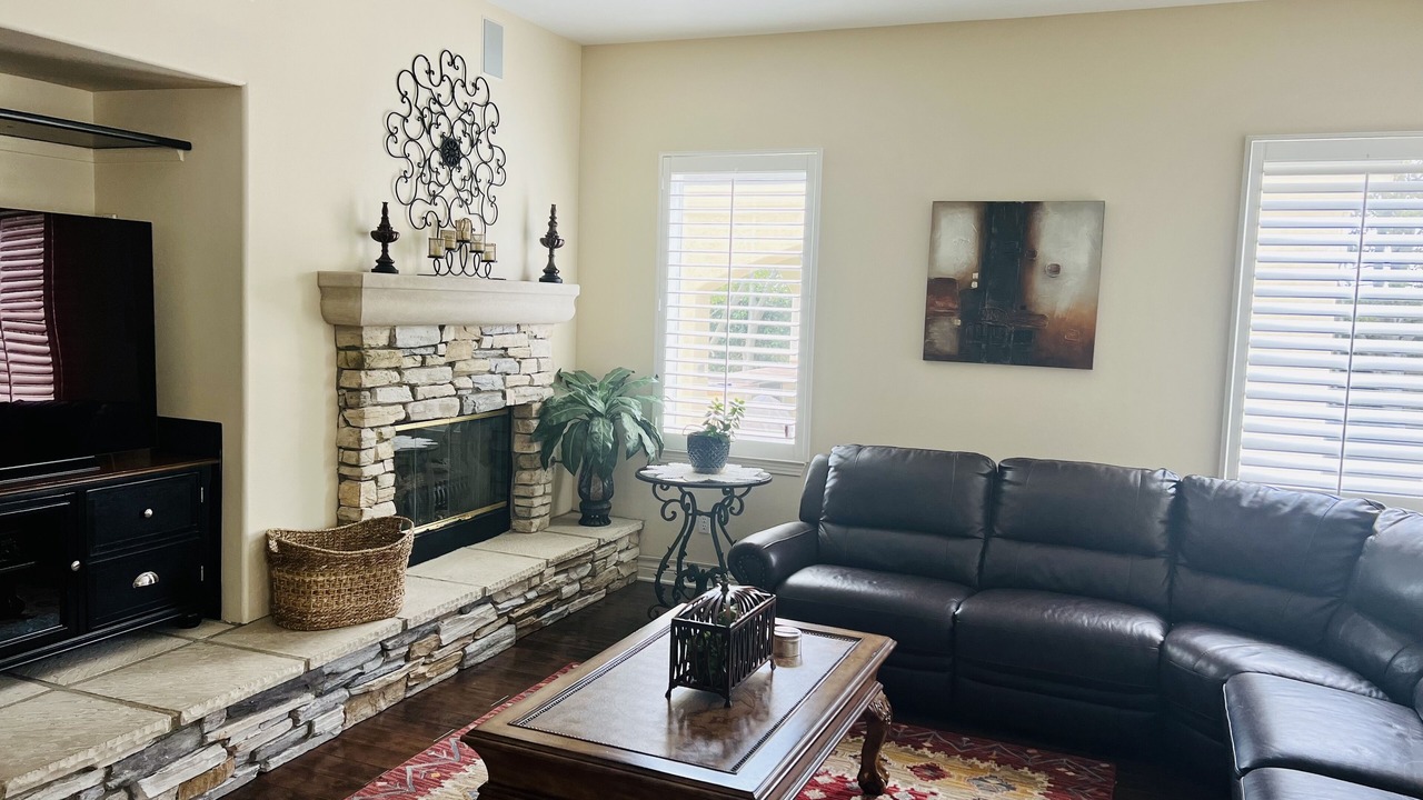 Photo of Livingroom in Simi Valley