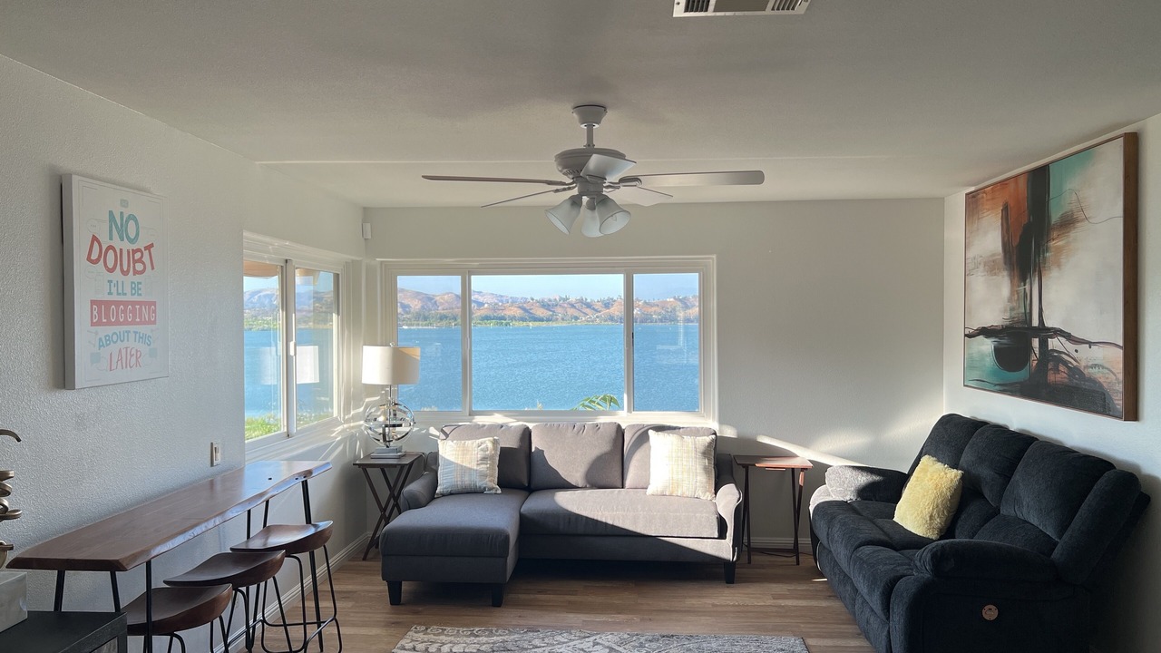 Photo of Livingroom in Lake Elsinore