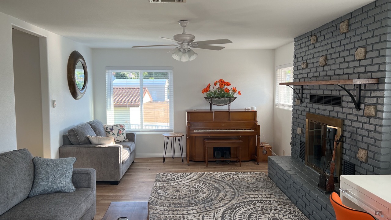 Photo of Livingroom in Lake Elsinore