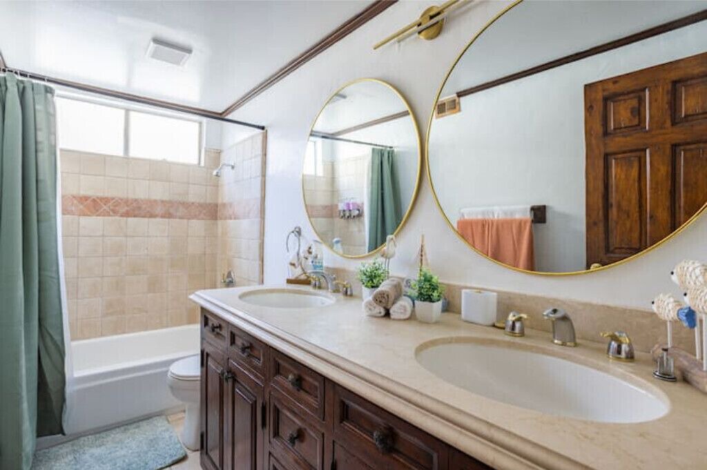 Photo of Bathroom in North Hollywood
