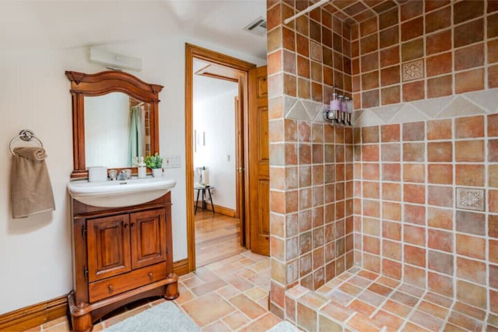 Photo of Bathroom in North Hollywood