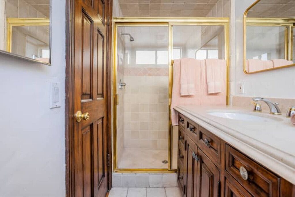 Photo of Bathroom in North Hollywood