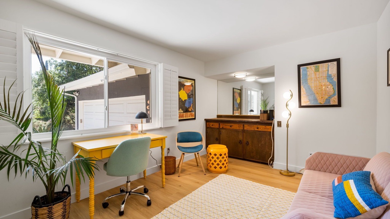 Photo of Livingroom in Studio City