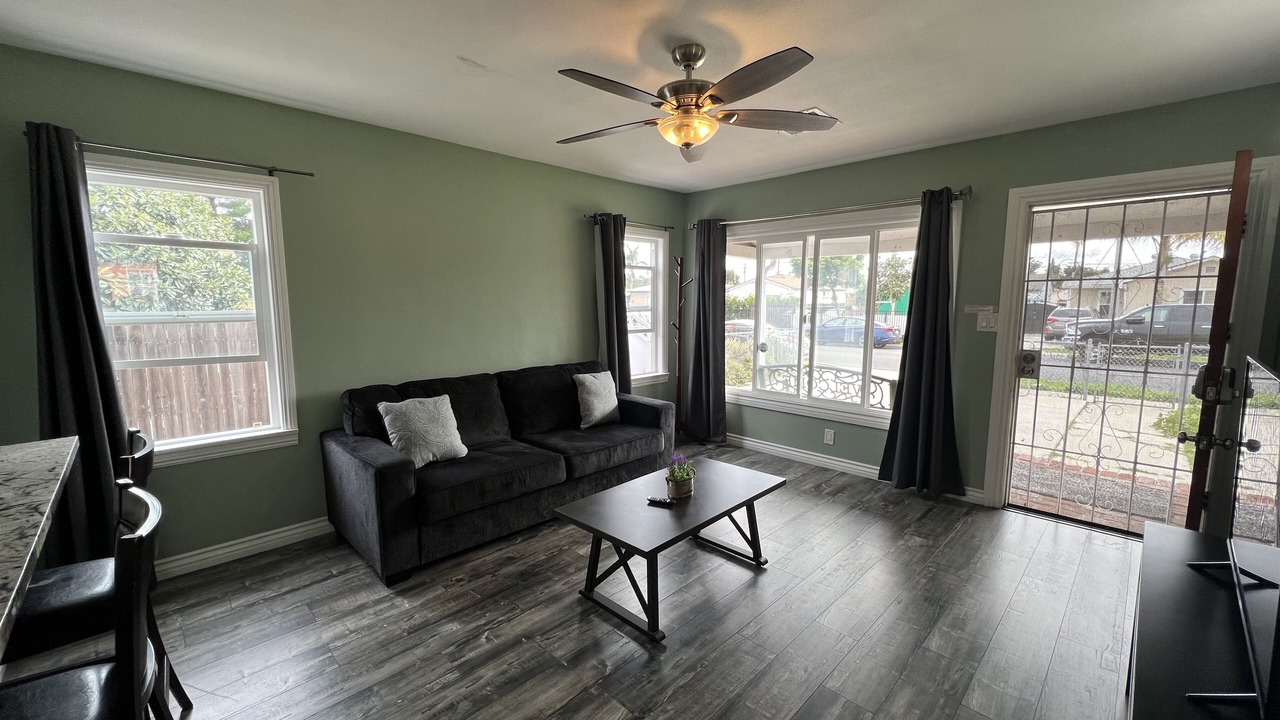 Photo of Livingroom in Hawthorne