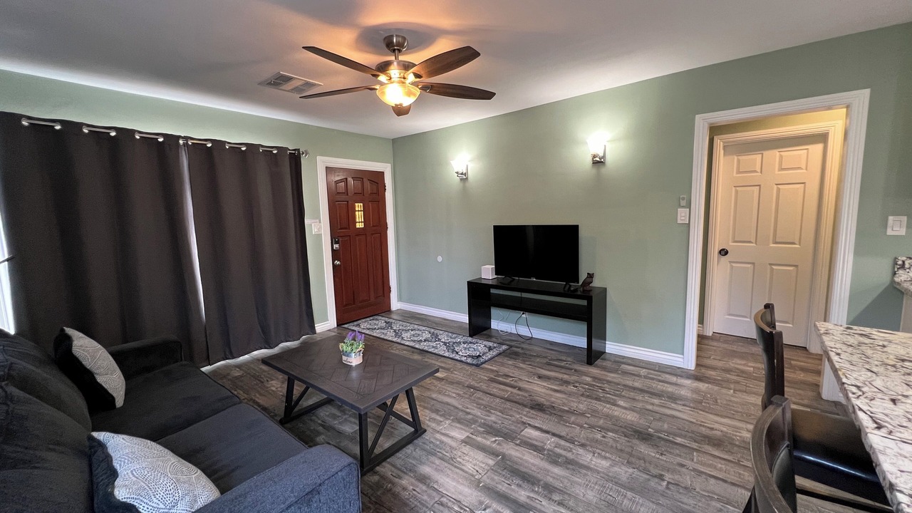 Photo of Livingroom in Hawthorne