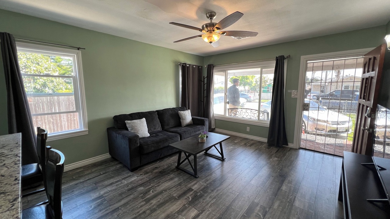 Photo of Livingroom in Hawthorne