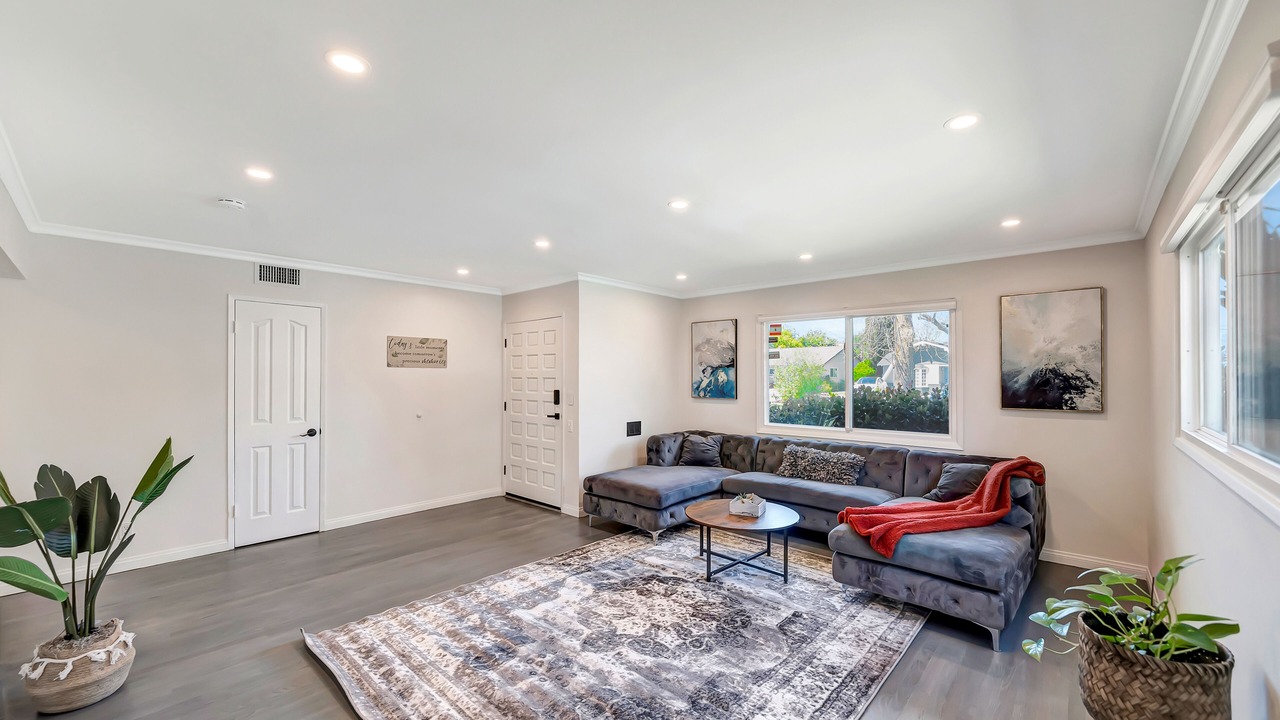 Photo of Livingroom in West Hills