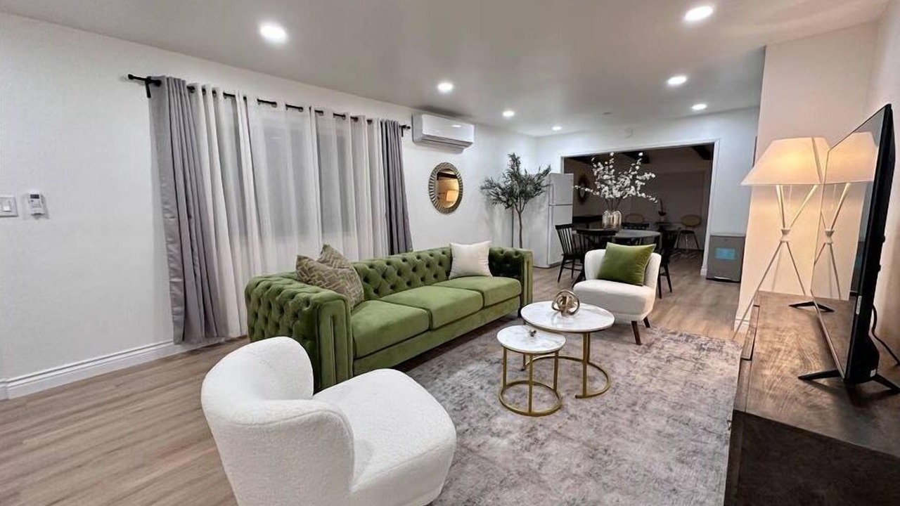 Photo of Livingroom in Ontario