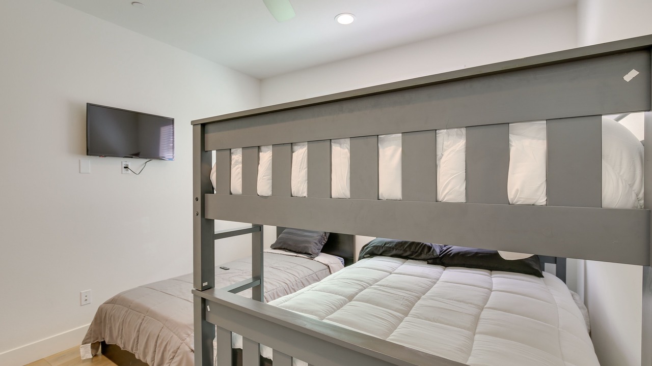 Photo of Bedroom in Paramount