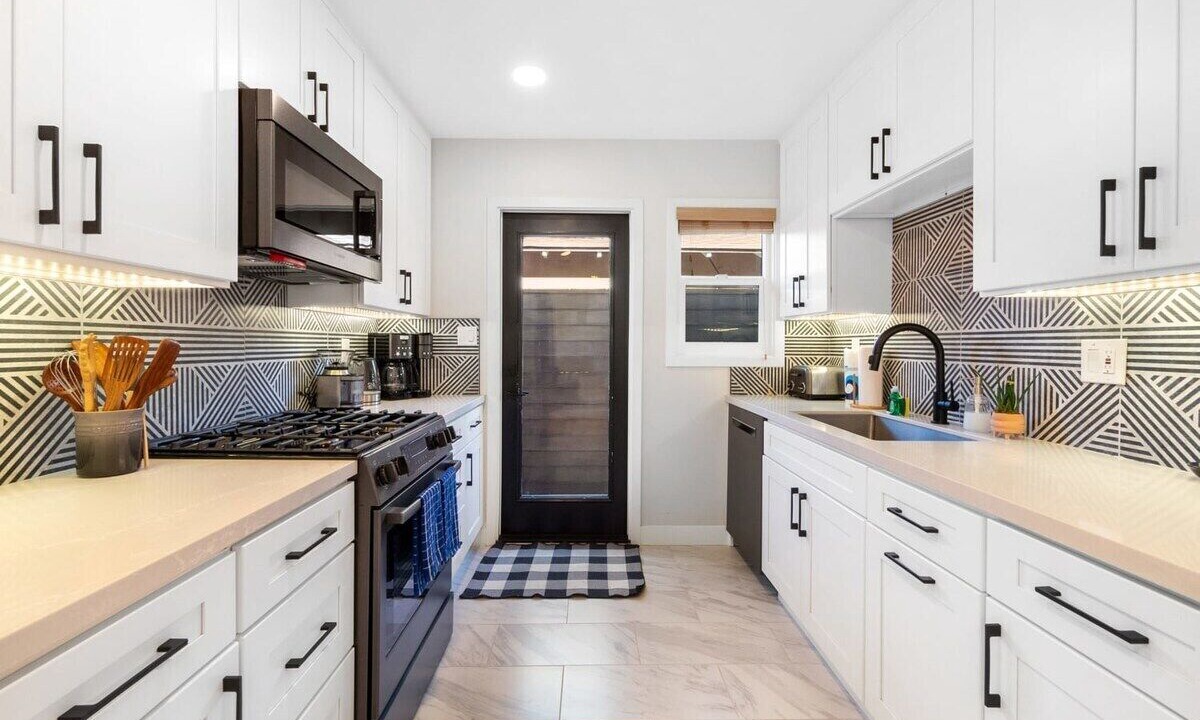 Photo of Kitchen in Beach Barber Tract