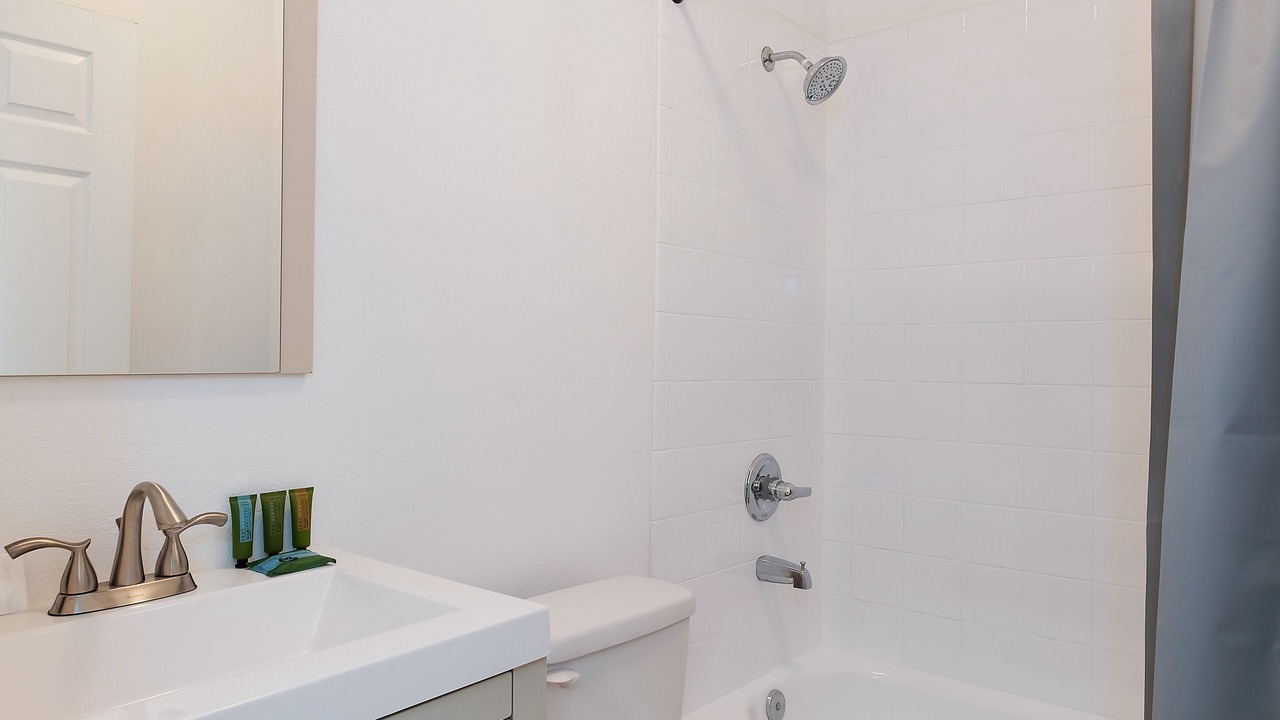 Photo of Bathroom in Mid-Wilshire