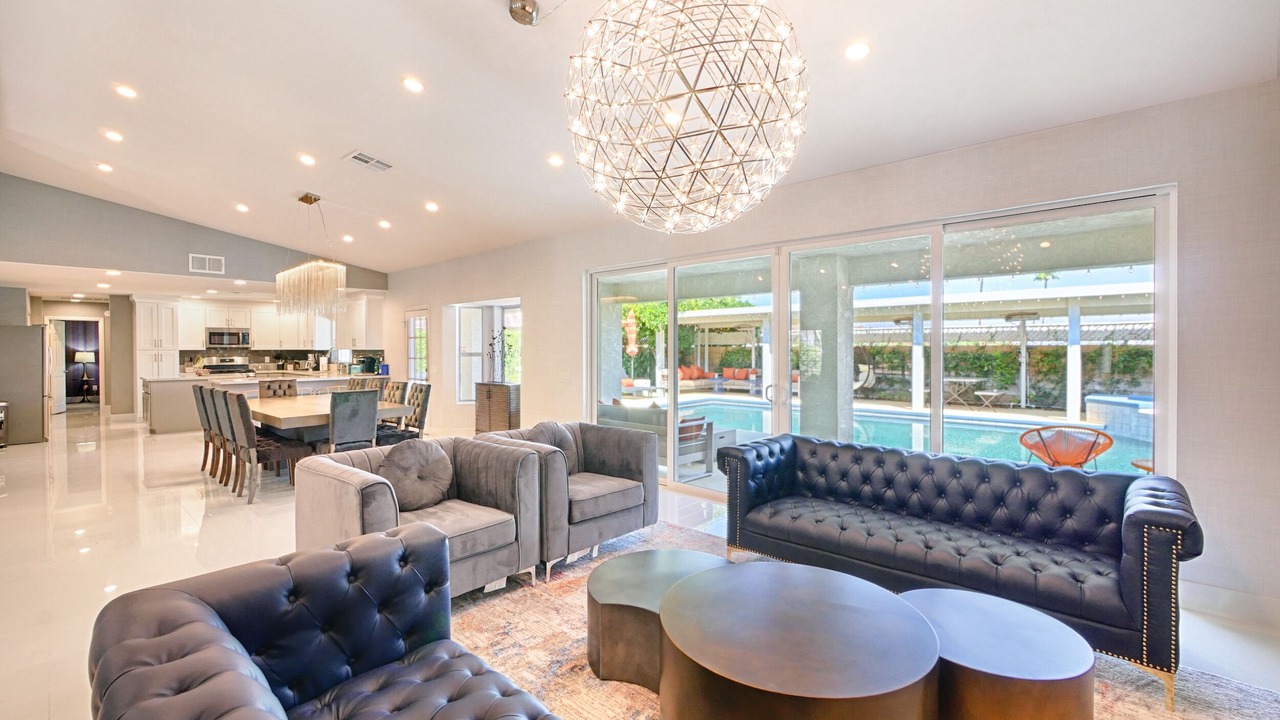 Photo of Livingroom in Cathedral City Cove