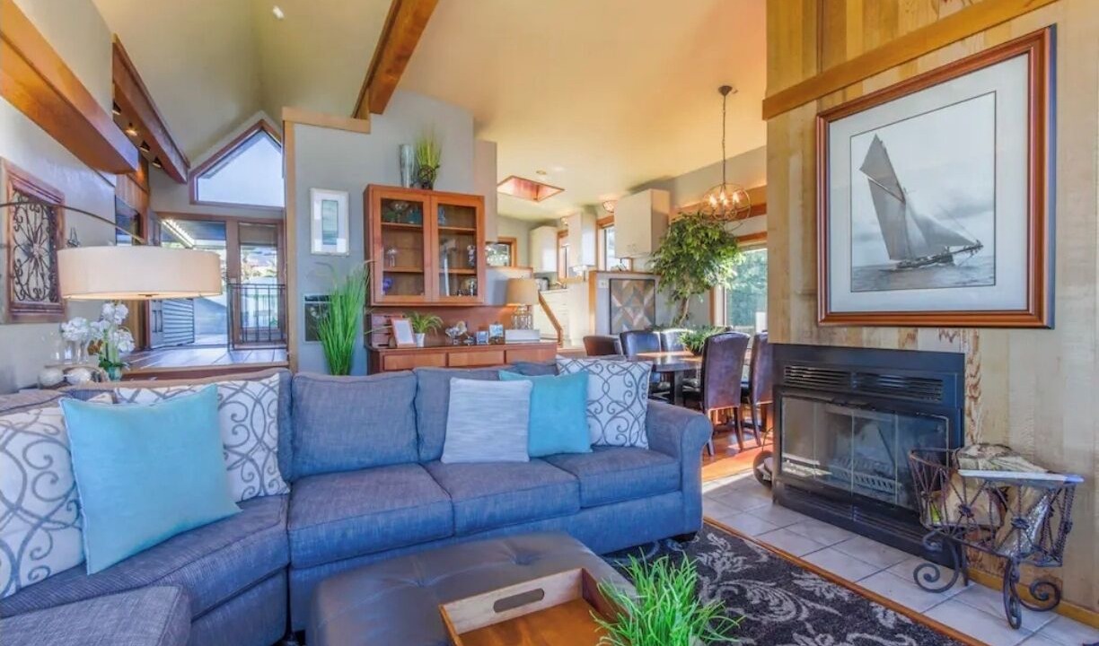 Photo of Livingroom in Gualala