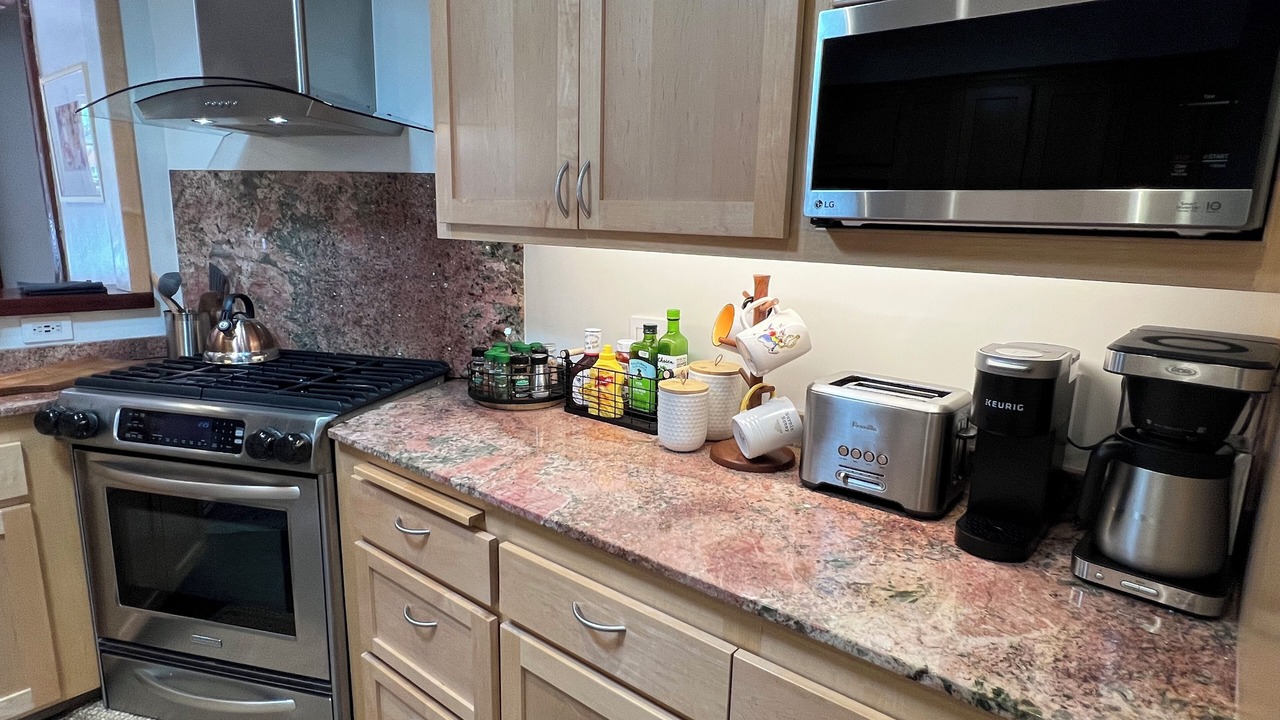 Photo of Kitchen in Woodland Hills