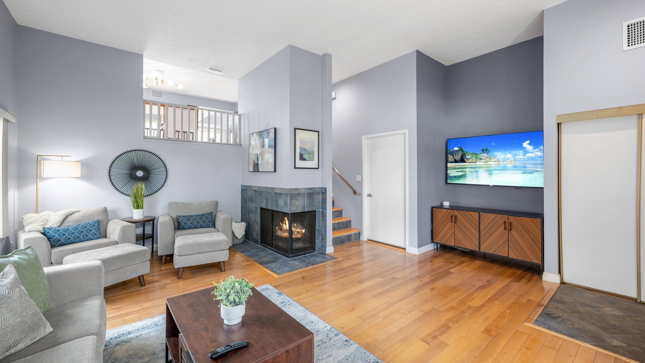 Photo of Livingroom in University City