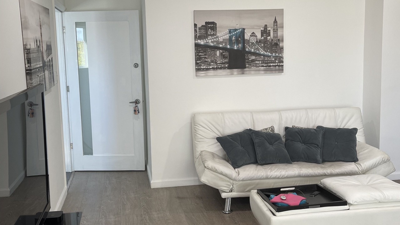 Photo of Livingroom in West Los Angeles