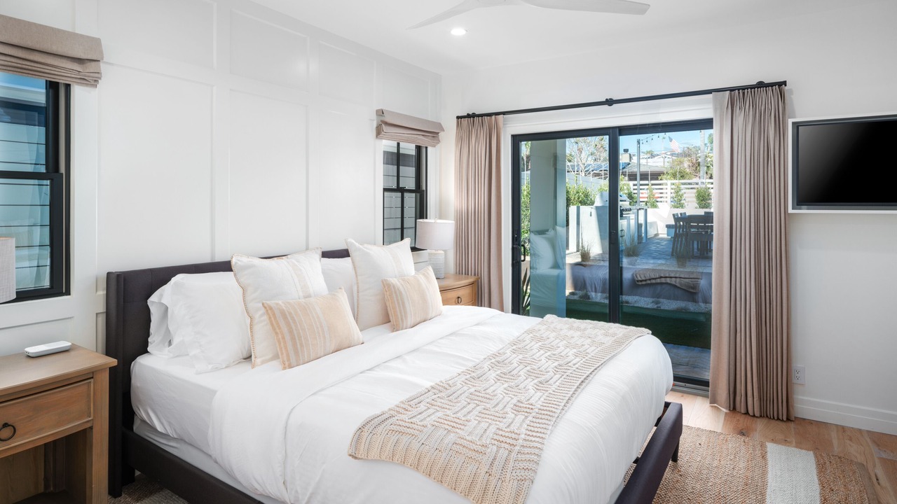Photo of Bedroom in Cardiff-by-the-Sea