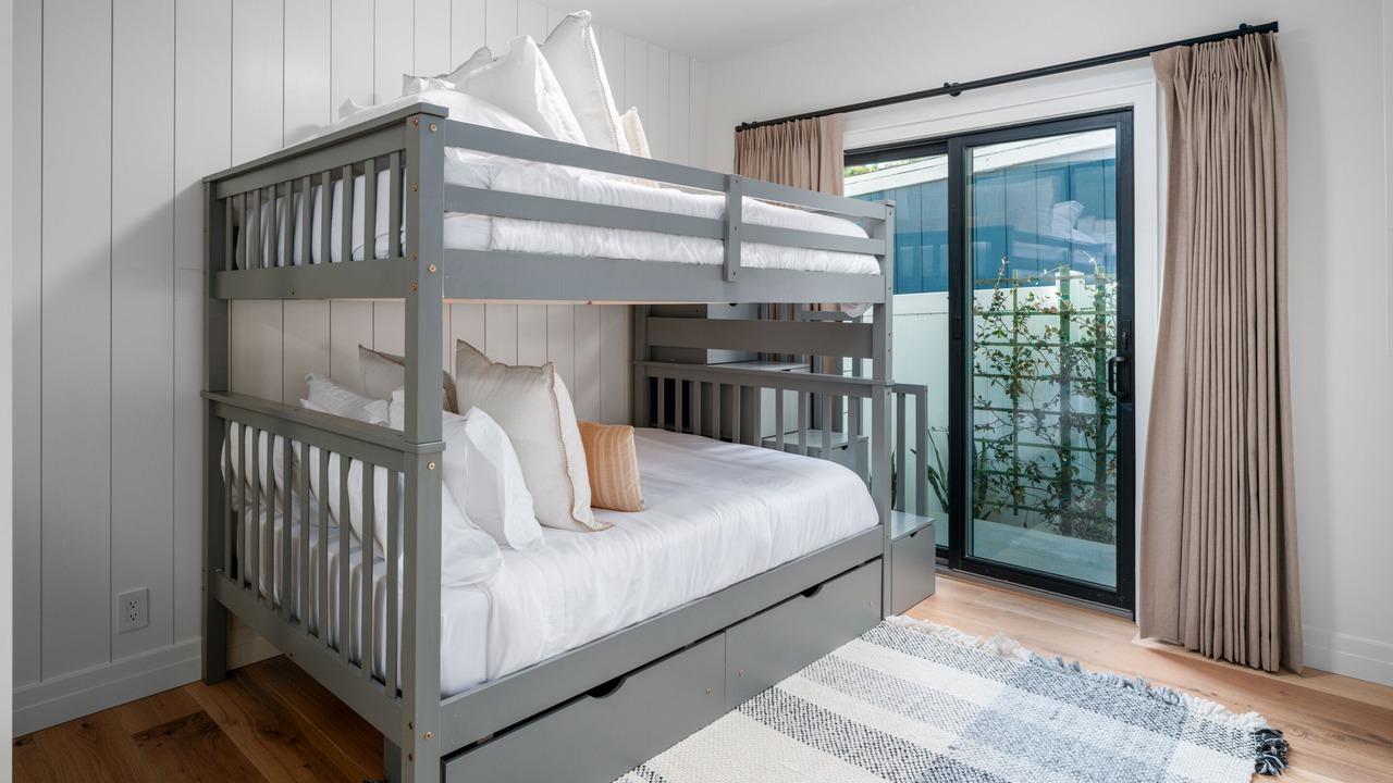 Photo of Bedroom in Cardiff-by-the-Sea
