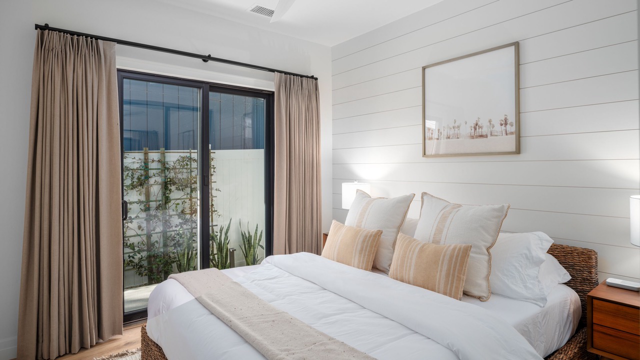 Photo of Bedroom in Cardiff-by-the-Sea