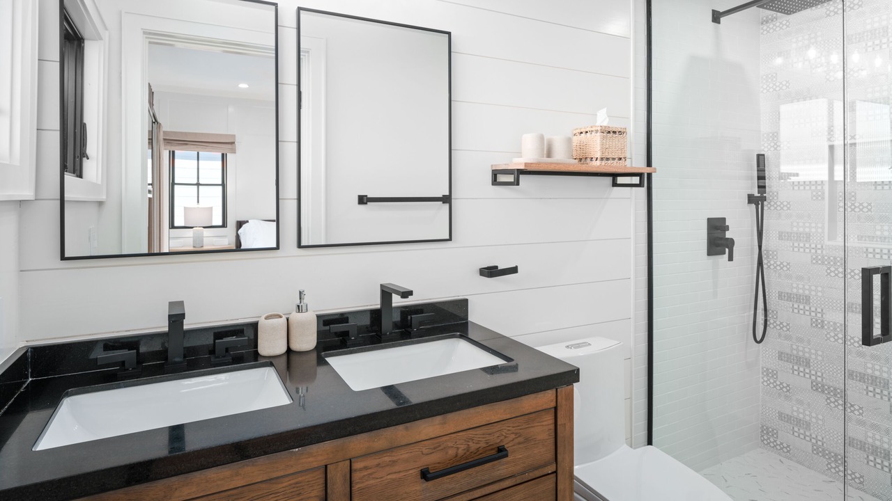 Photo of Bathroom in Cardiff-by-the-Sea