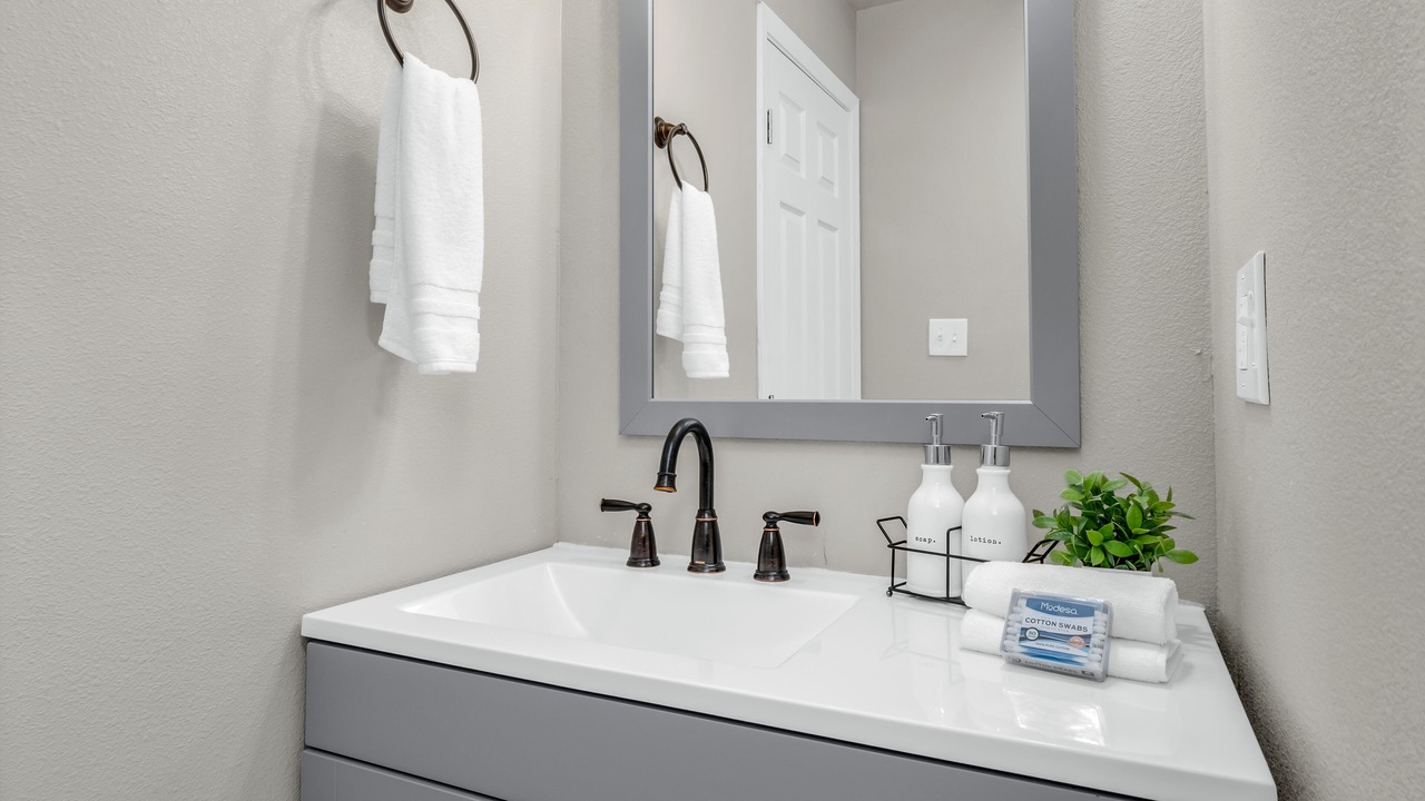Photo of Bathroom in Raisin
