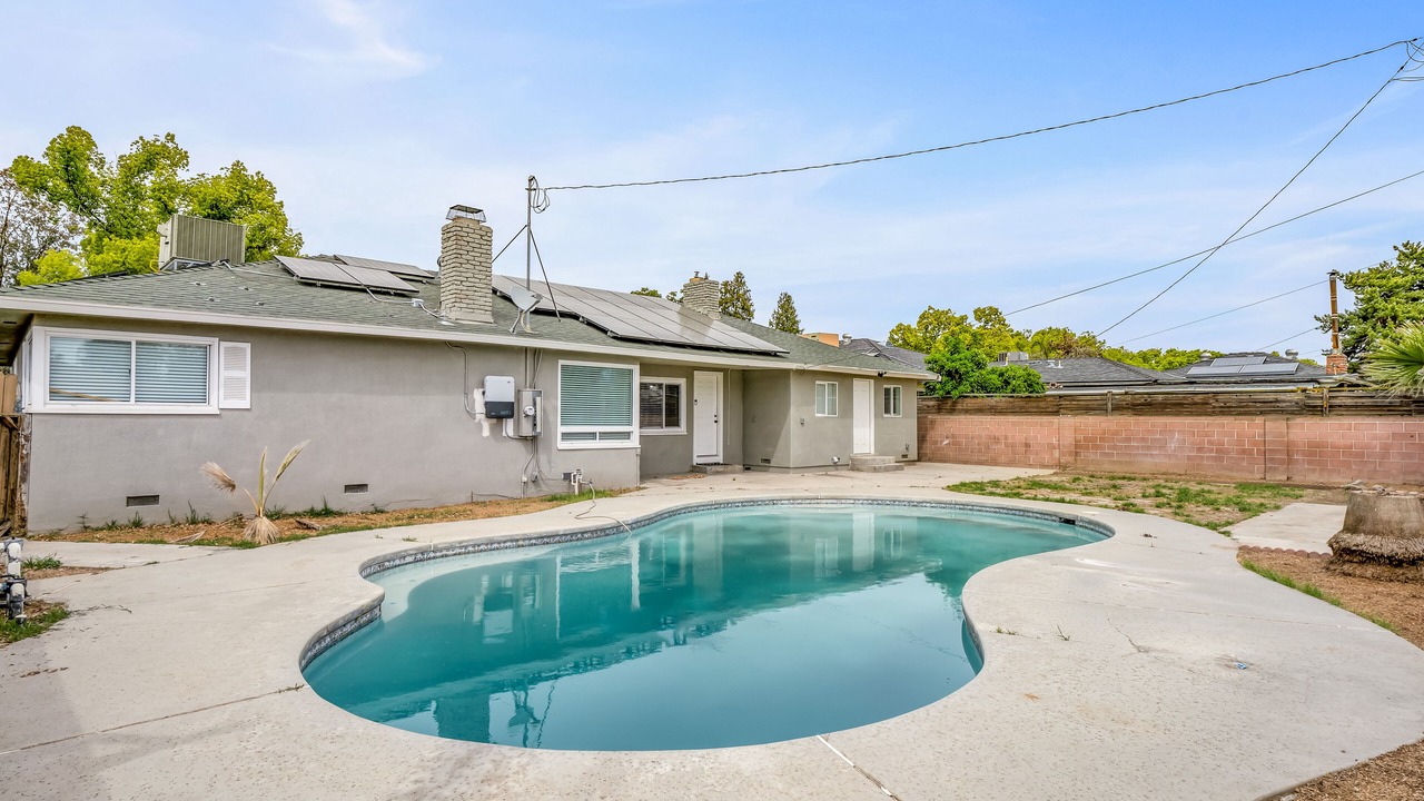 Photo of Outdoor in Raisin