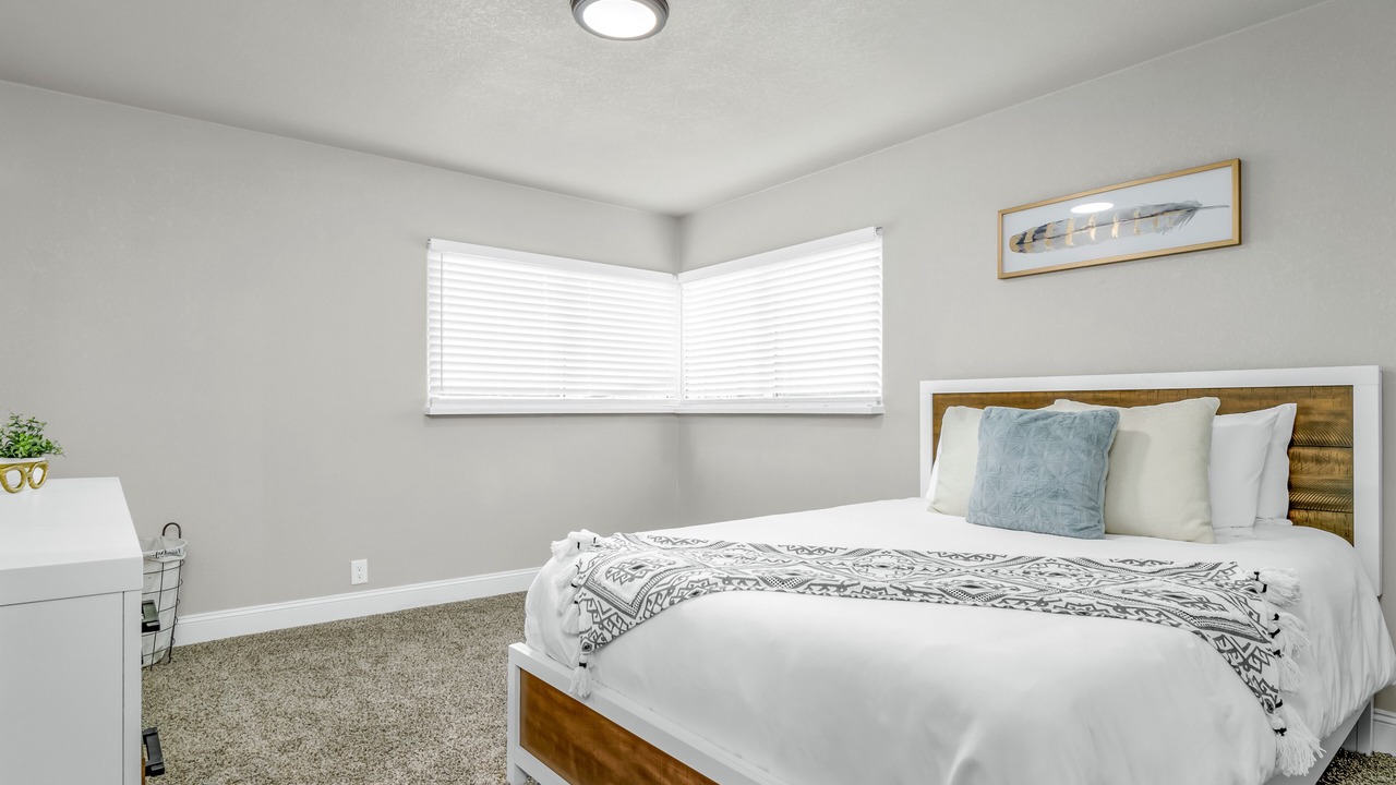 Photo of Bedroom in Raisin