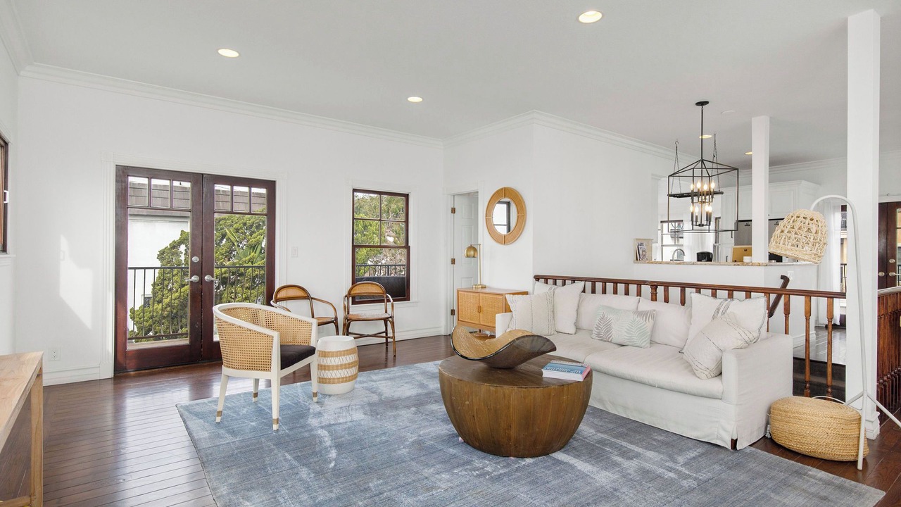 Photo of Livingroom in Gas Lamp Section