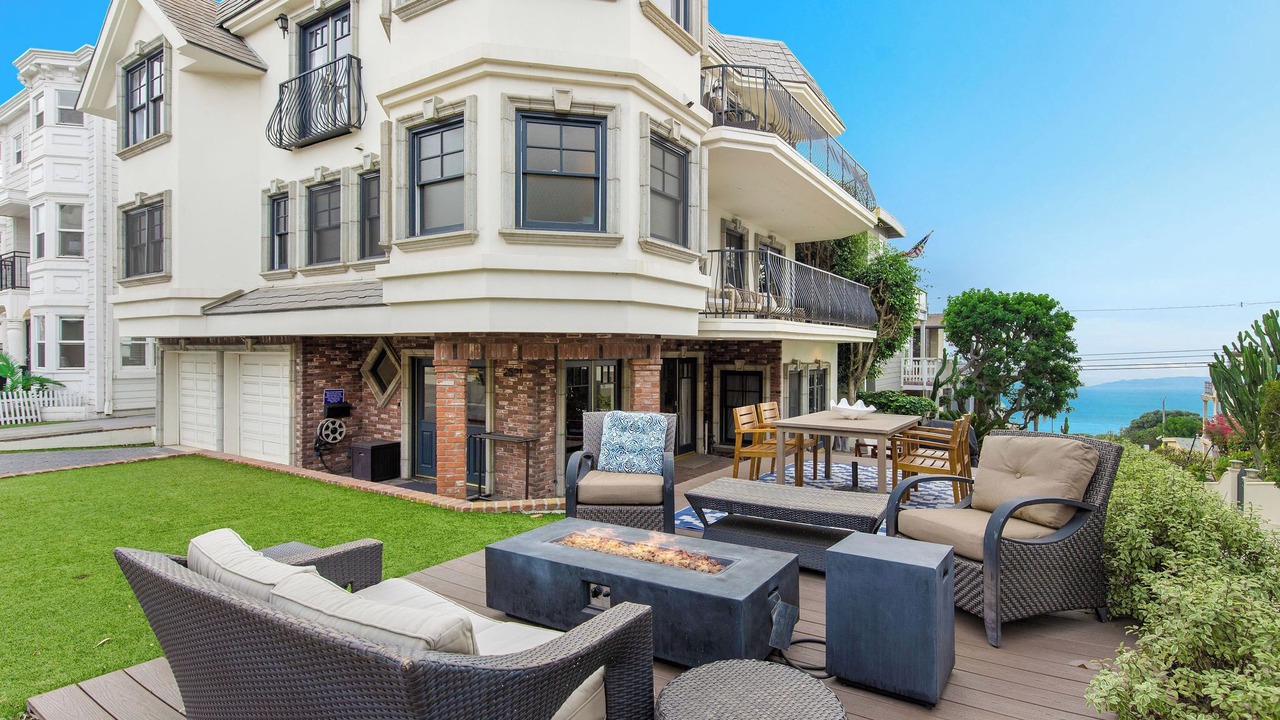 Photo of Outdoor in Gas Lamp Section
