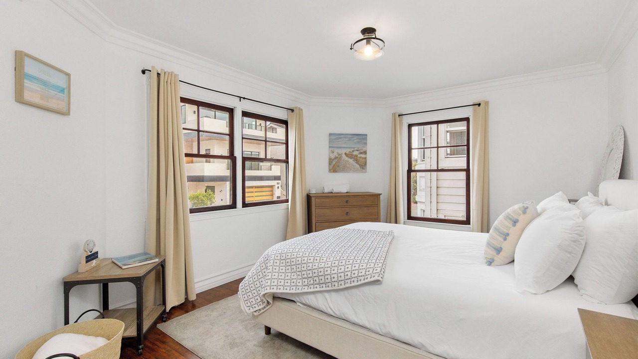 Photo of Bedroom in Gas Lamp Section