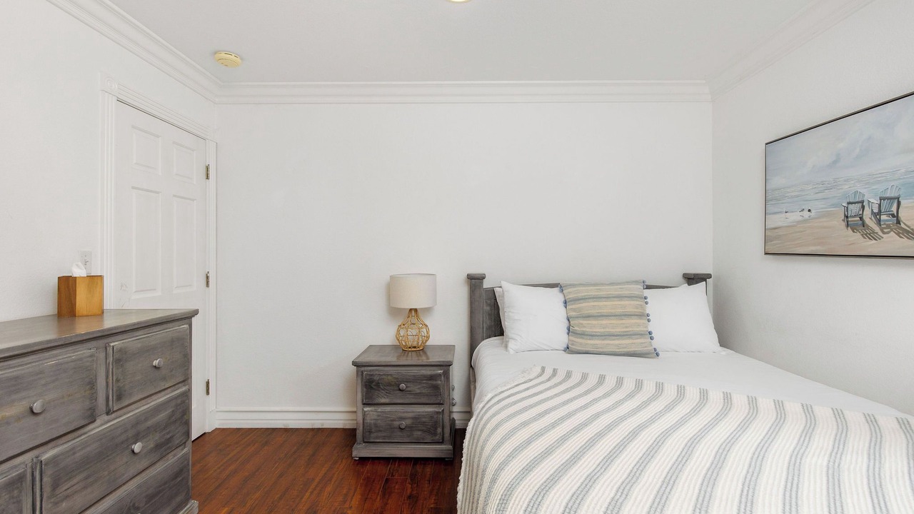 Photo of Bedroom in Gas Lamp Section