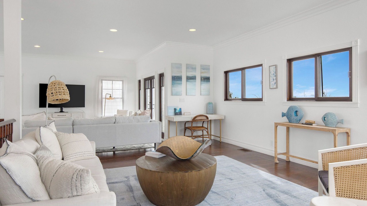Photo of Livingroom in Gas Lamp Section