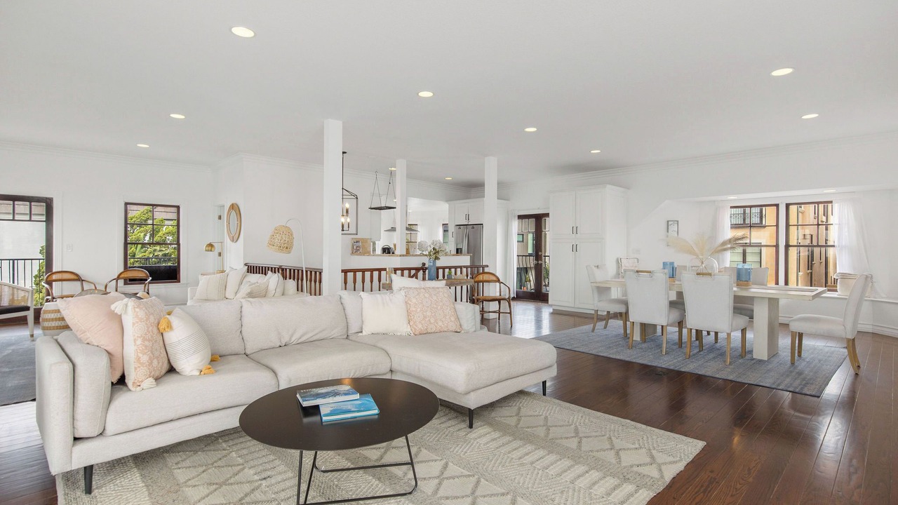 Photo of Livingroom in Gas Lamp Section