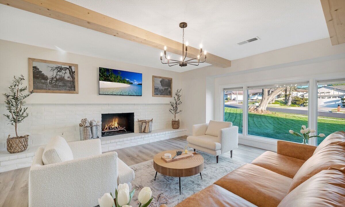 Photo of Livingroom in Thousand Oaks